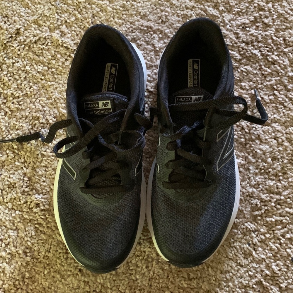 New Balance Ralaxa - Size 8 - very good condition